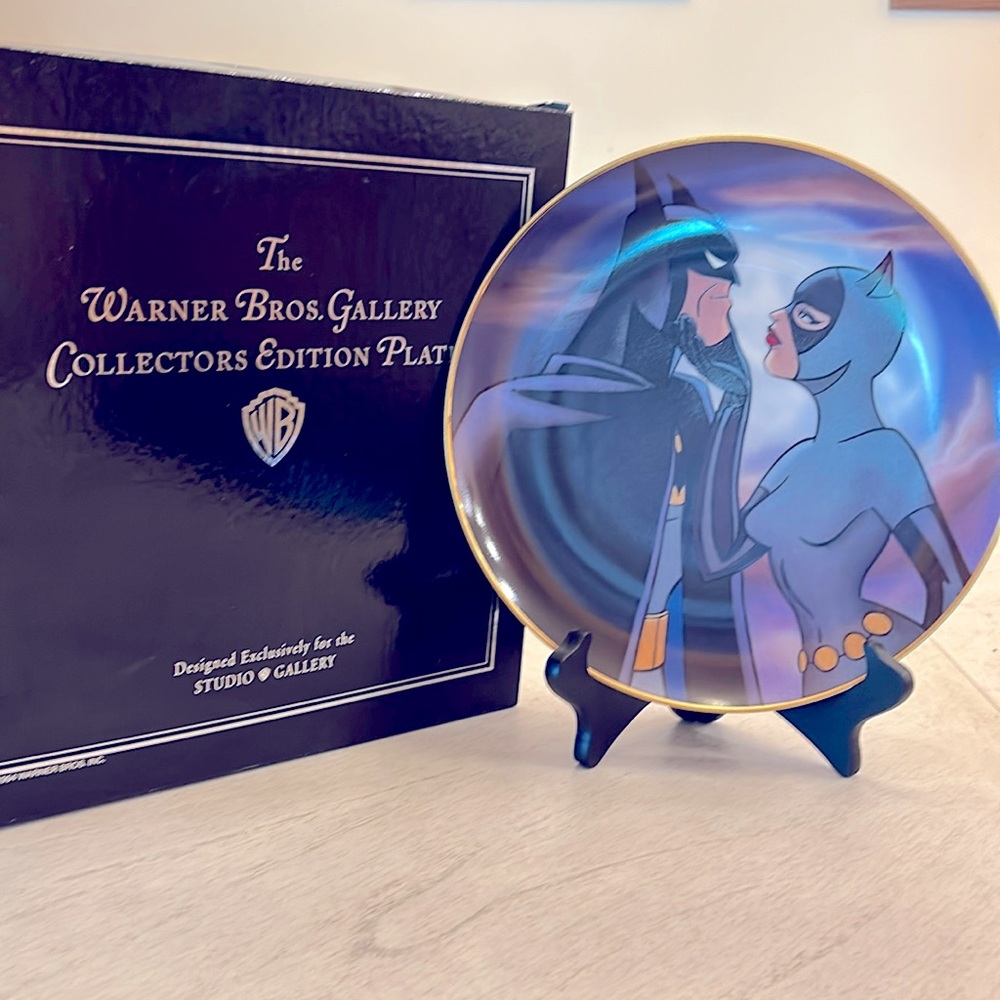 NWT Warner Bros Batman and Catwoman Collectors Plate